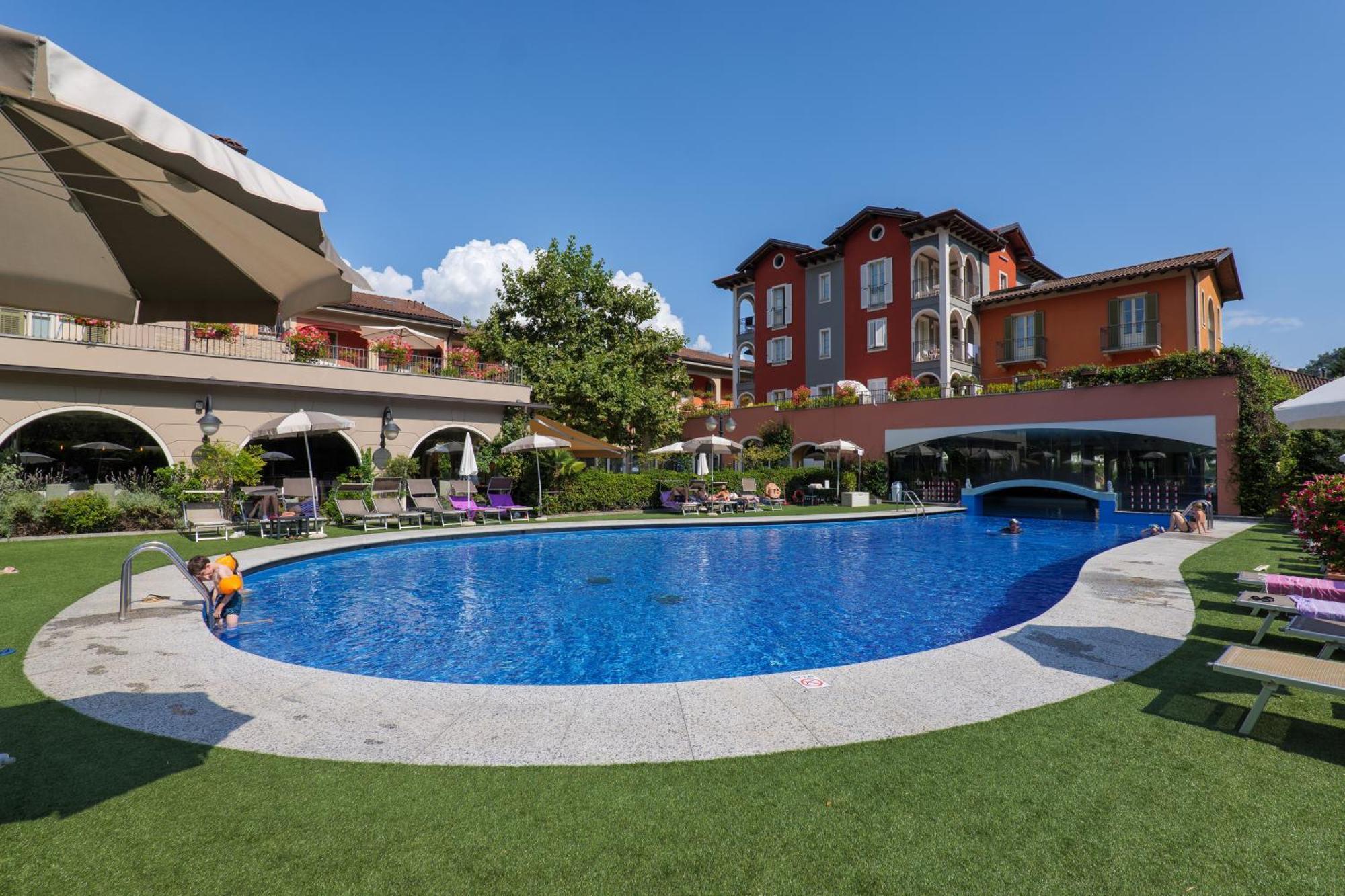 Aquazzurra Resort & Aparthotel كانوبيو المظهر الخارجي الصورة